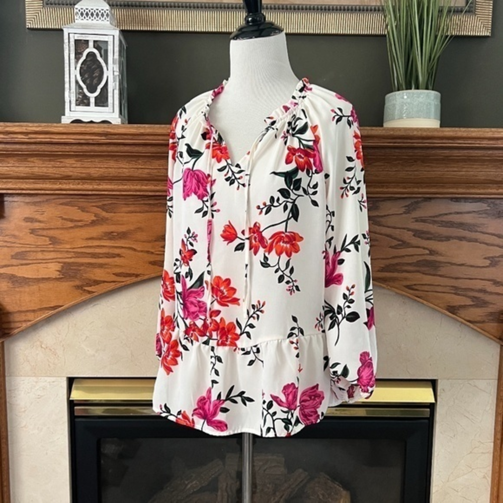 Old Navy Lightweight Boho Floral Ruffle Bottom Blouse Sz. S